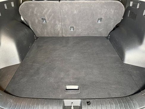 Used 2023 Kia Sportage LX image 9