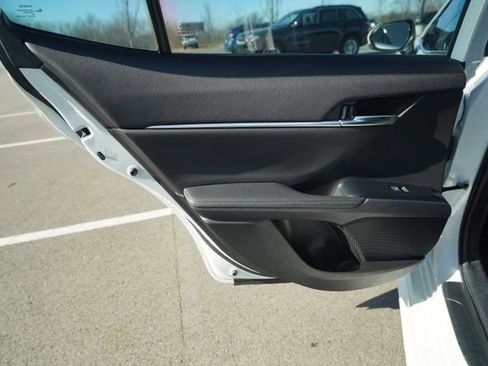 Used 2020 Toyota Camry XSE image 16