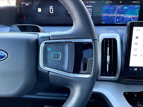 Used 2025 Ford Expedition Max Active image 25