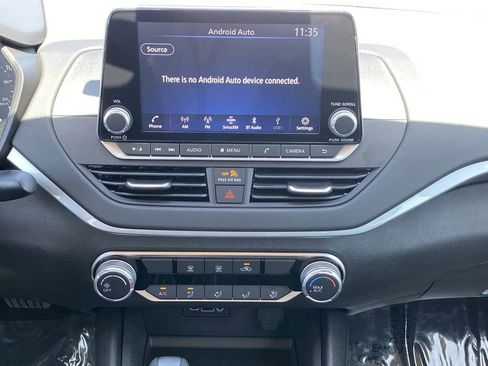 Used 2025 Nissan Altima 2.5 S FWD image 28