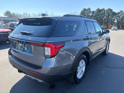 New 2026 Ford Explorer Active w/ Active Comfort Package image 2