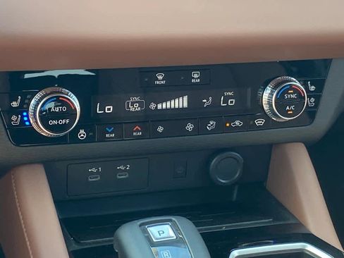 New 2025 Mitsubishi Outlander SEL image 6