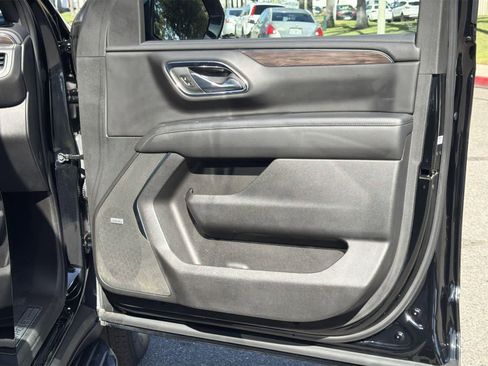 Used 2023 Chevrolet Suburban LT image 32
