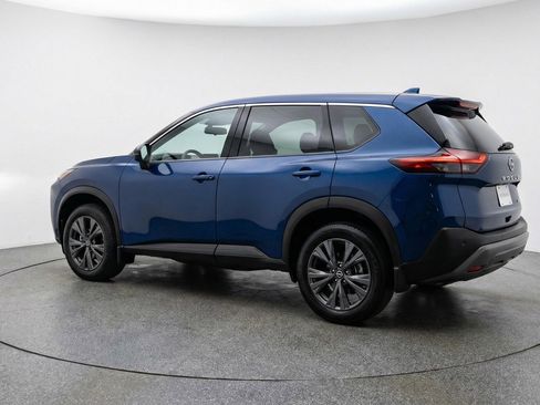 Used 2025 Nissan Rogue SV AWD/4WD image 6