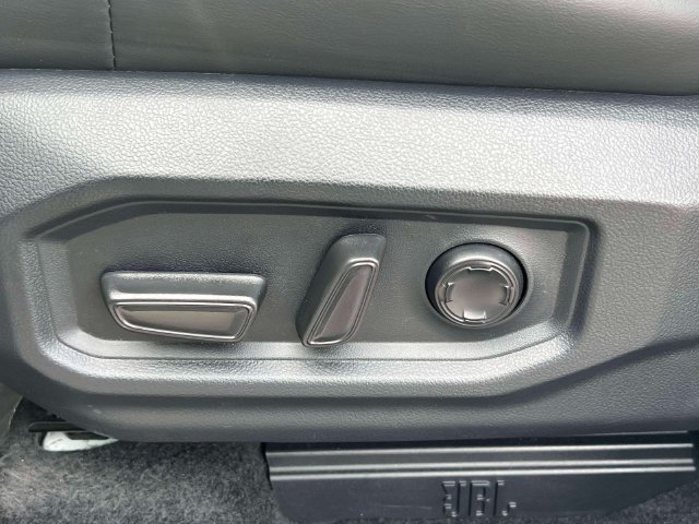 Certified 2025 Toyota Tundra Capstone AWD/4WD image 23