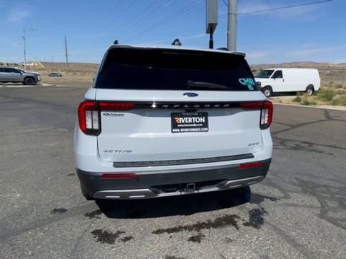 Used 2025 Ford Explorer Active w/ Active Comfort Package AWD/4WD image 7