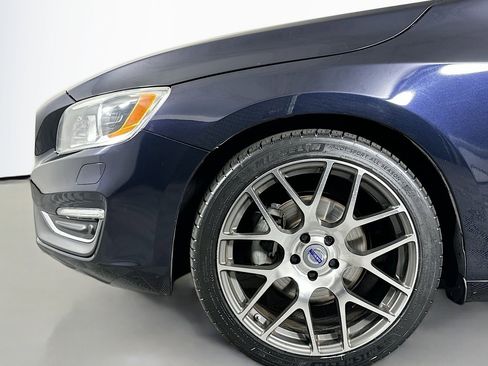 Used 2016 Volvo V60 T5 Platinum w/ Climate Package image 11