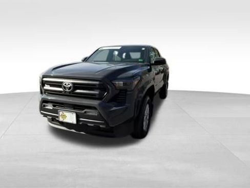 New 2026 Toyota Prius LE image 2