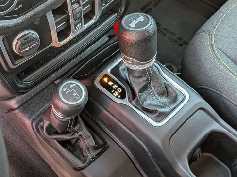 Used 2025 Jeep Wrangler Unlimited Sport AWD/4WD image 20