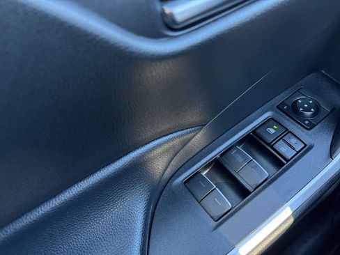 Used 2022 Toyota RAV4 SE image 18