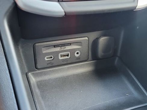 Certified 2024 GMC Terrain SLT w/ Infotainment Package II image 31