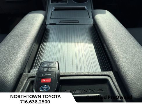 Used 2023 Toyota Sienna XSE w/ XSE Plus Package image 42