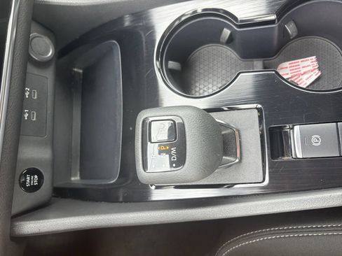 Used 2024 Nissan Rogue S AWD/4WD image 21