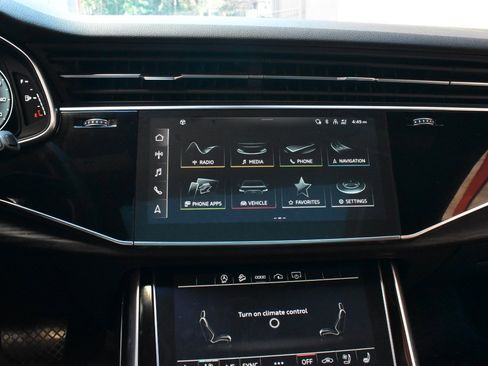 Used 2021 Audi Q8 Premium Plus image 30