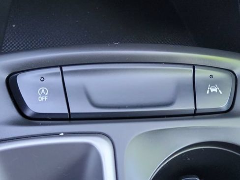 Used 2024 Chevrolet Trax RS FWD image 15
