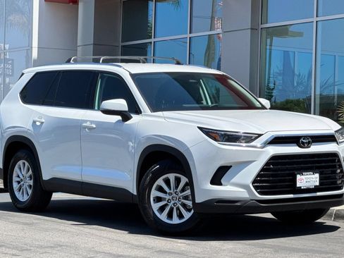 Certified 2026 Toyota Grand Highlander AWD Hybrid image 2