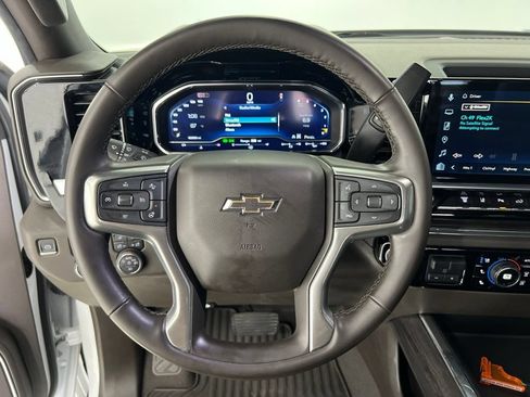Used 2024 Chevrolet Silverado 2500 LTZ w/ LTZ Convenience Package AWD/4WD image 11