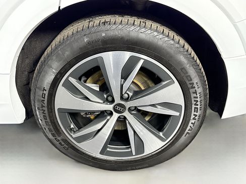 Used 2024 Audi Q8 e-tron Premium Plus w/ Premium Plus Package image 37