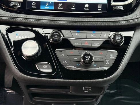 New 2026 Chrysler Pacifica Select image 27