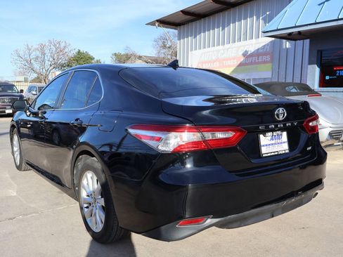 Used 2020 Toyota Camry LE image 6