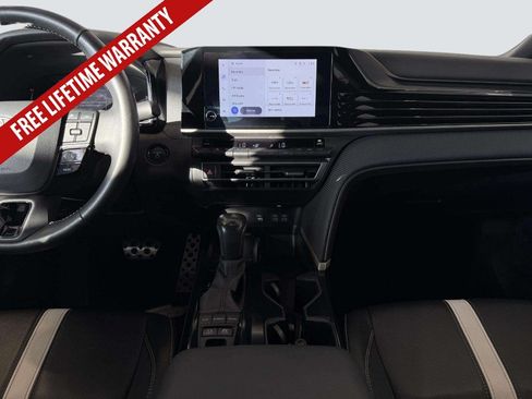 Used 2025 Toyota Camry SE FWD image 23