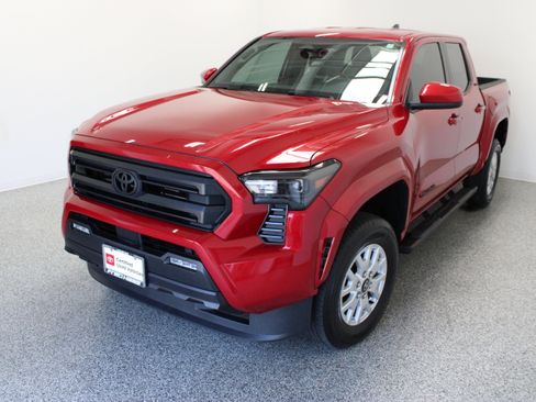 Certified 2026 Toyota Tacoma SR5 AWD/4WD image 2