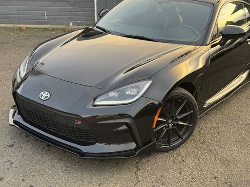 Used 2024 Toyota GR86 Premium image 36