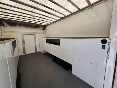 Used 2022 Chevrolet Express 3500 w/ Power Convenience Package RWD image 25