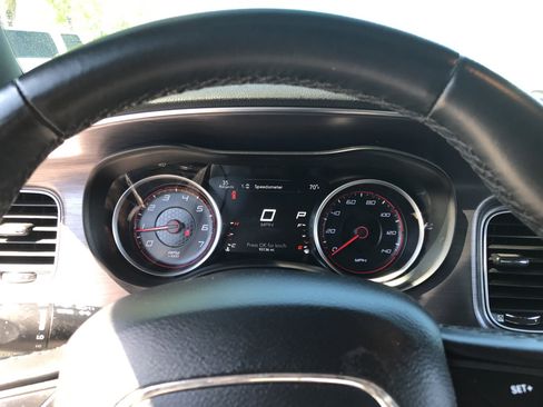 Used 2018 Dodge Charger SXT RWD image 17