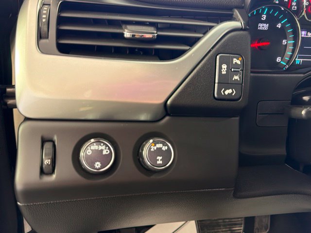 Used 2018 Chevrolet Suburban LT AWD/4WD image 15