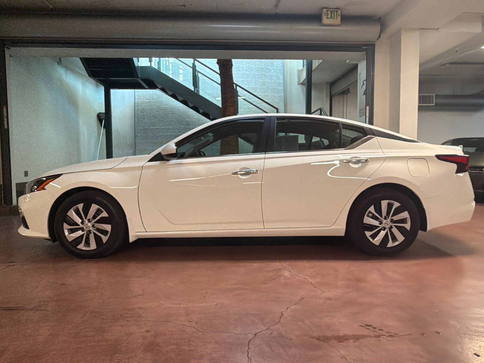 Used 2022 Nissan Altima 2.5 S FWD image 2