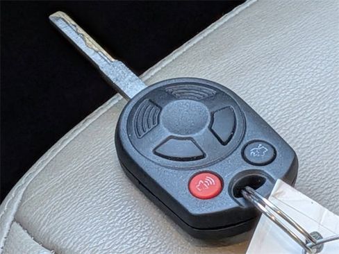 Used 2018 Ford Escape SEL image 35