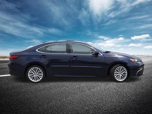 Used 2016 Lexus ES 350 w/ Luxury Package w/Wood Trim FWD image 20