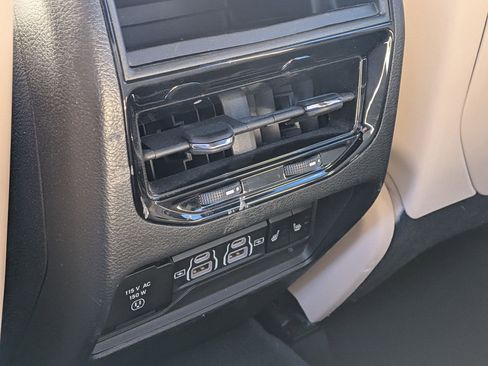 Used 2024 Jeep Grand Cherokee Limited 4xe image 27