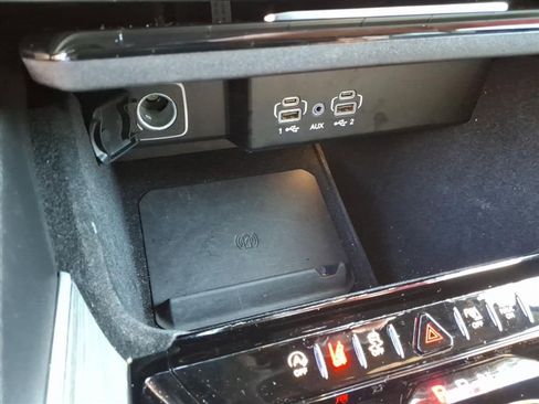 Used 2024 Jeep Wagoneer L Series III w/ Flexible Seating Group AWD/4WD image 27