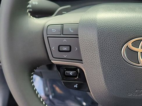 Used 2026 Toyota Camry SE w/ Multimedia Upgrade Package image 23