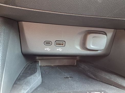 Used 2024 Buick Envista Preferred w/ Convenience I Package FWD image 10