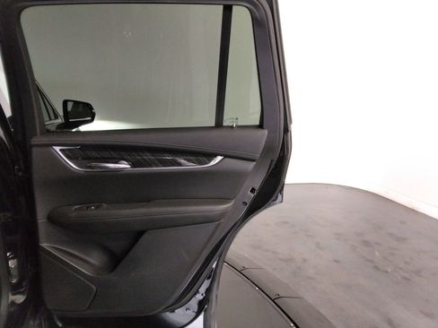 Used 2022 Cadillac XT6 Premium Luxury image 40