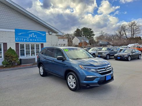 Used 2016 Honda Pilot LX image 2