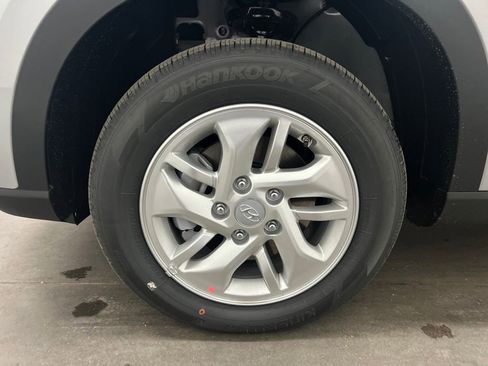 New 2026 Hyundai Venue SE FWD image 28