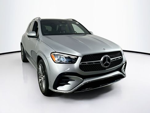 Used 2024 Mercedes-Benz GLE 450 4MATIC image 3