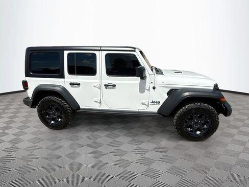 Used 2023 Jeep Wrangler Unlimited w/ Cold Weather Group AWD/4WD image 5