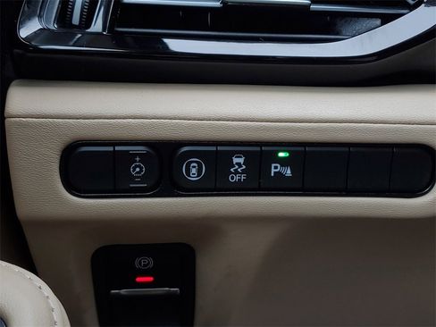 Certified 2025 Acura MDX w/ Technology Package image 32