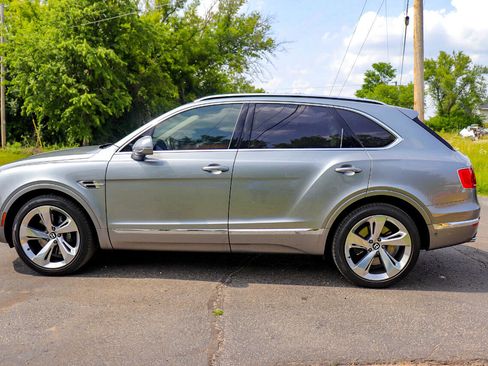 Used 2017 Bentley Bentayga W12 AWD image 9