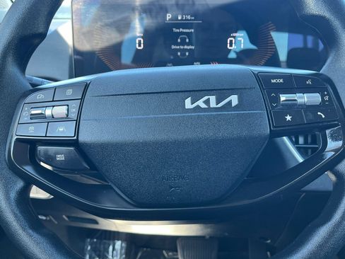 Used 2025 Kia K4 FWD image 29
