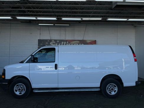 Used 2024 GMC Savana 2500 w/ Driver Convenience Package image 2