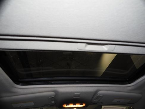 Used 2014 Nissan Juke SL image 11
