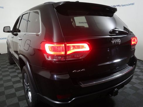 Used 2017 Jeep Grand Cherokee Limited image 9
