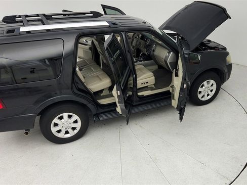 Used 2010 Ford Expedition Limited image 41