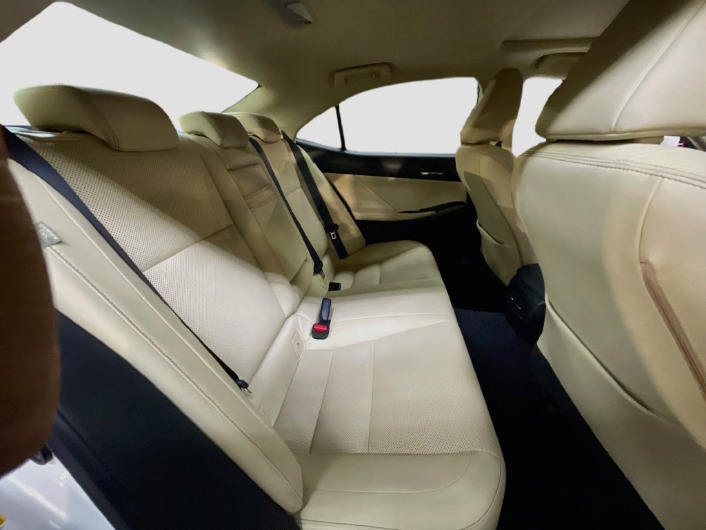 Used 2016 Lexus IS 200t RWD image 26